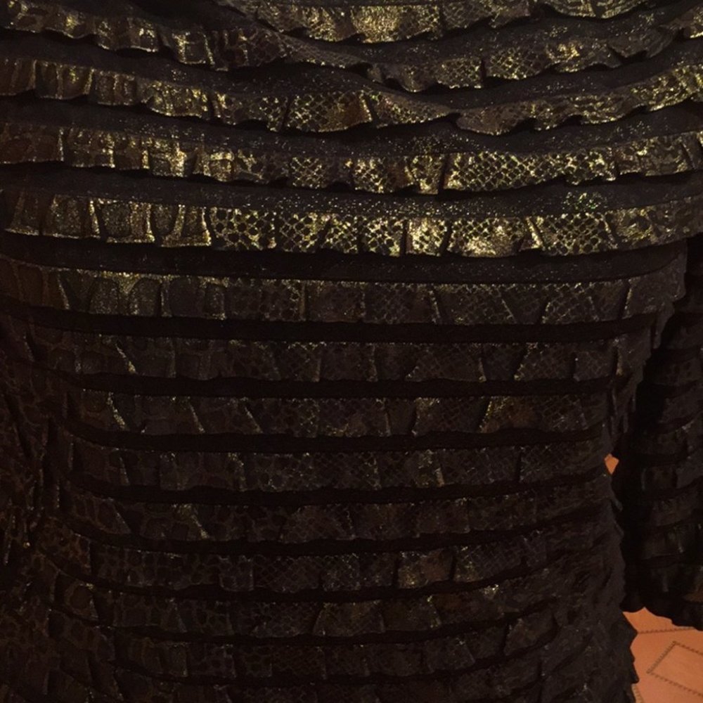 Frank Lyman Design off the shoulder 3/4 sleeve top size 16 Plus Size - Picture 3 of 4